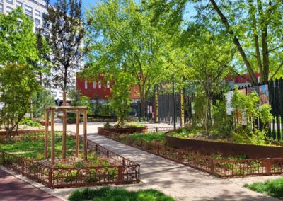 Parvis parc municipal Frédéric PicVanves (92)